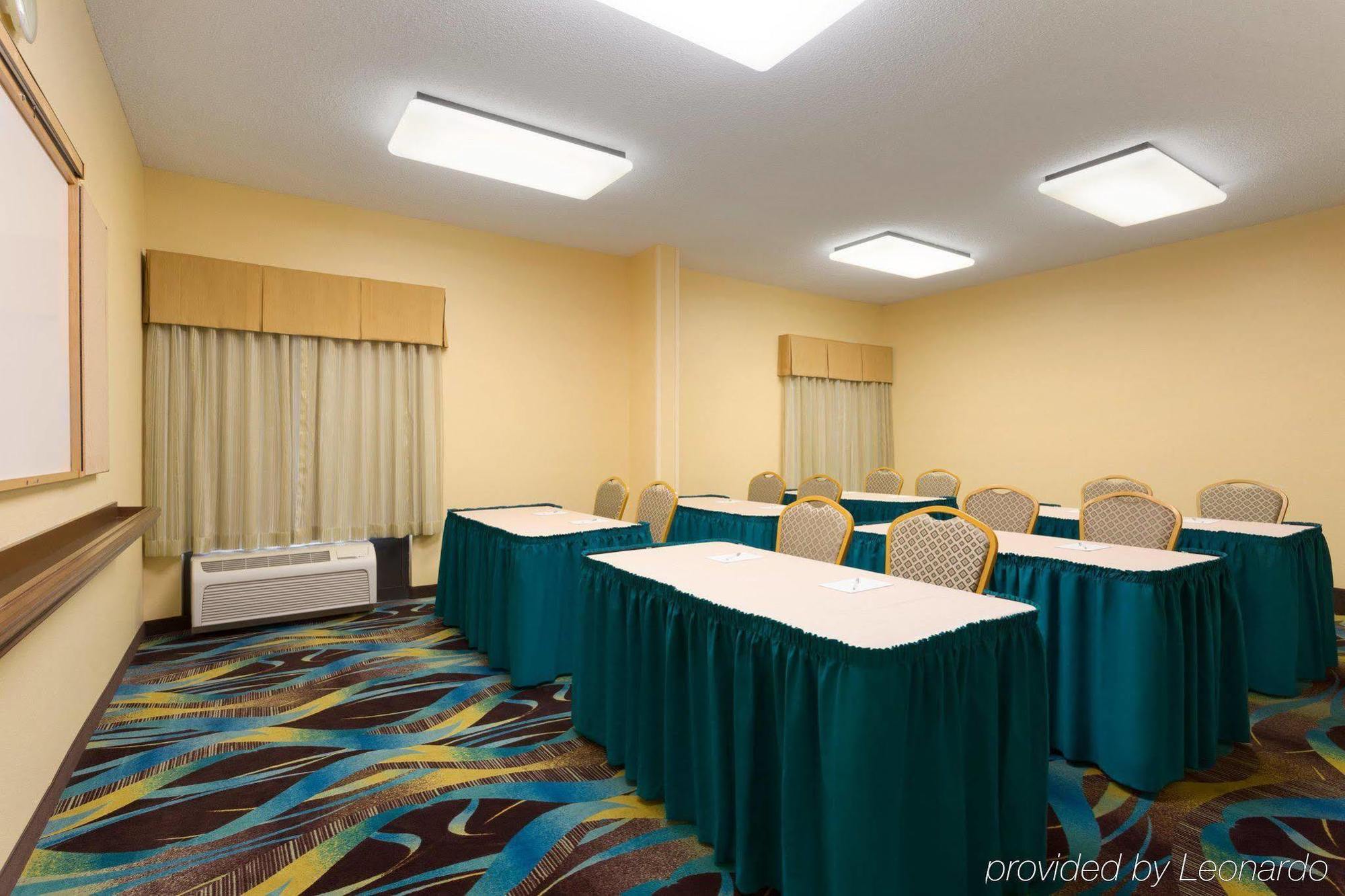Hampton Dallas Colinas Hotel